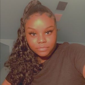 Meet your Posher, Ariana